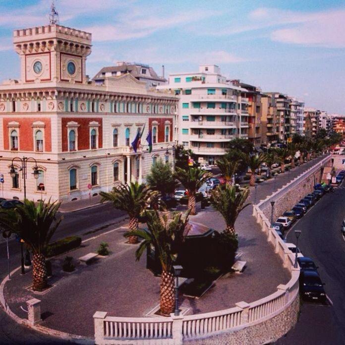 Bnb The Station Nettuno Bagian luar foto